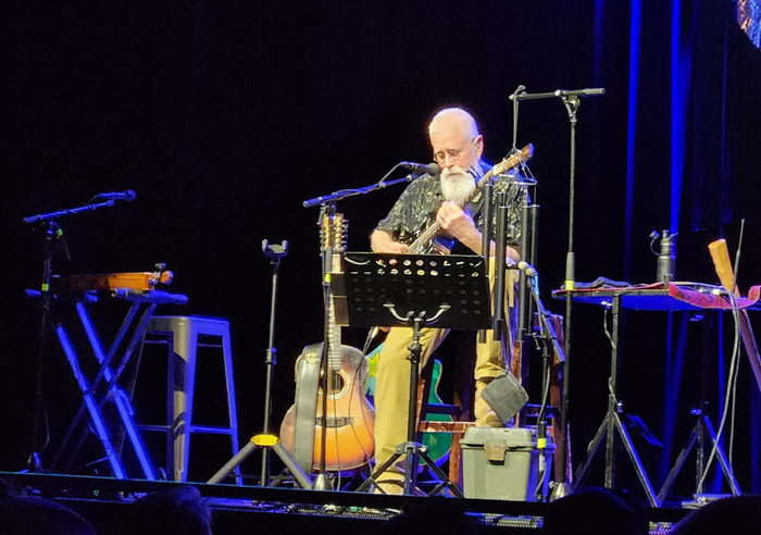 Bruce Cockburn 28 April 2024 Tucson photo Gregorio Pequodawoddy
