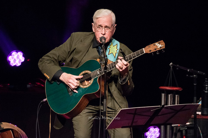 Bruce Cockburn - St. Catharines, ON - FirstOntario Performings Arts Centre  - 21 October 2019 - photos Minis Memories