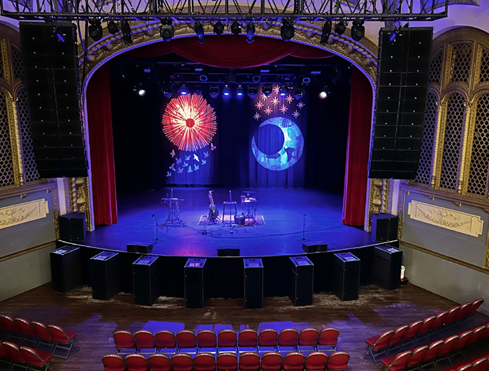 backdrop by: Edmond Deraedt